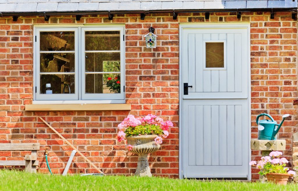 How To Fit A Weatherboard